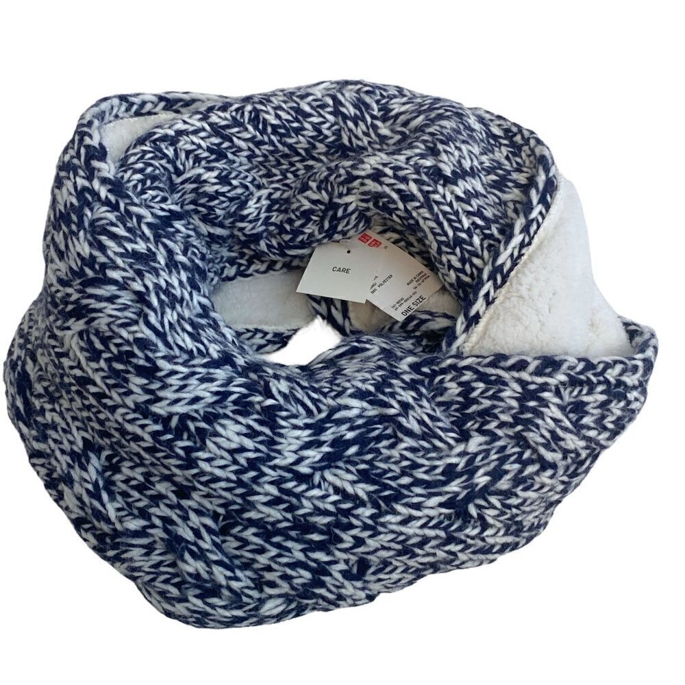 Uniqlo Cable Knit Scarf Blue White Infinity Fleece Lined Snood NWT